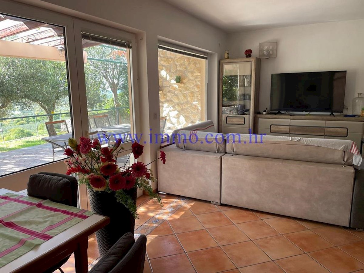 UNA BELLA CASA CON VISTA MARE NEL SOBERO DI SIBENIKA