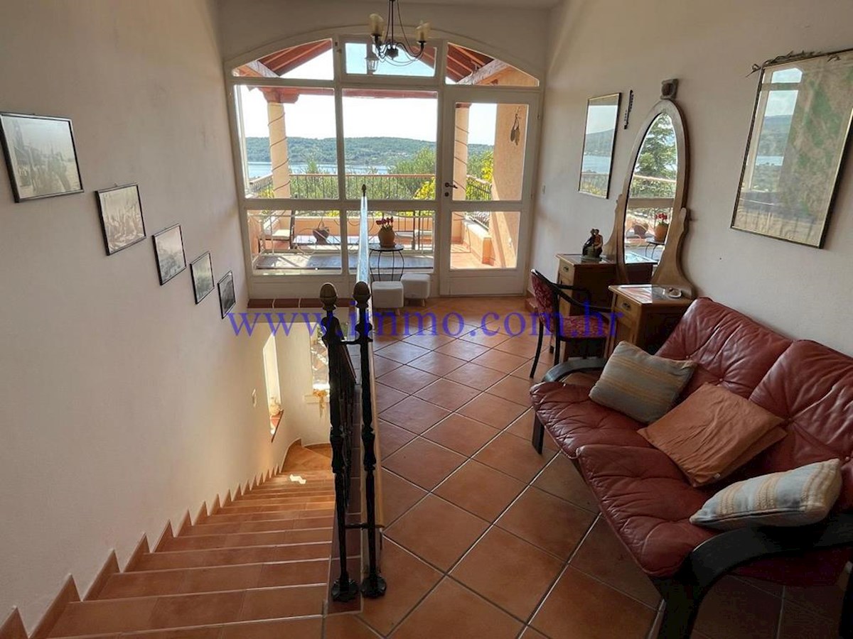 UNA BELLA CASA CON VISTA MARE NEL SOBERO DI SIBENIKA