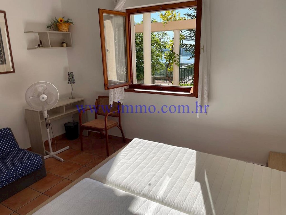 UNA BELLA CASA CON VISTA MARE NEL SOBERO DI SIBENIKA