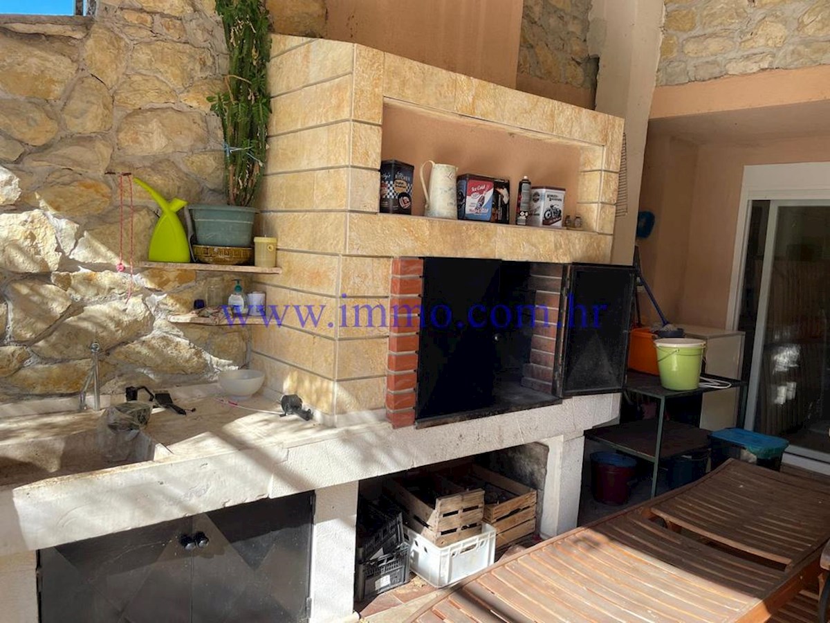 UNA BELLA CASA CON VISTA MARE NEL SOBERO DI SIBENIKA