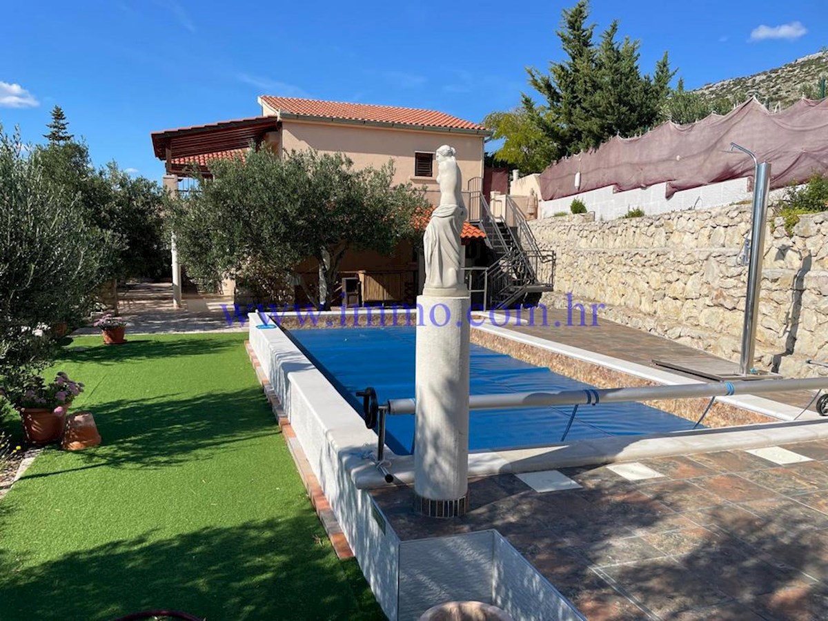 UNA BELLA CASA CON VISTA MARE NEL SOBERO DI SIBENIKA
