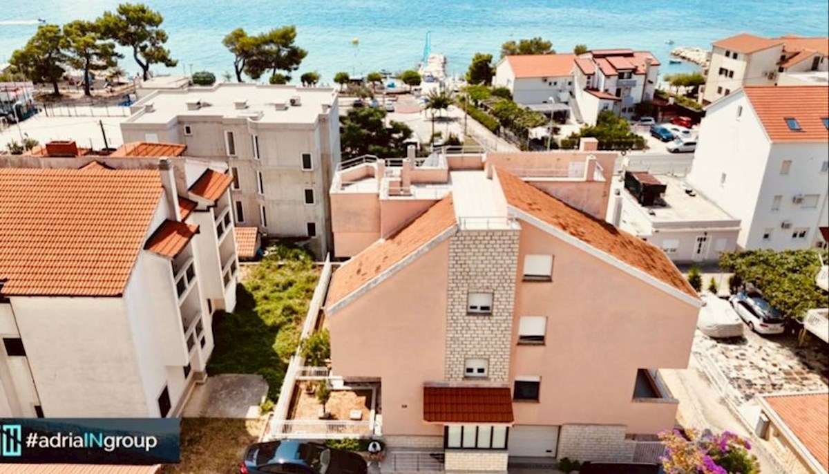 Piccolo edificio residenziale in una posizione attraente - Podstrana / leggi la descrizione