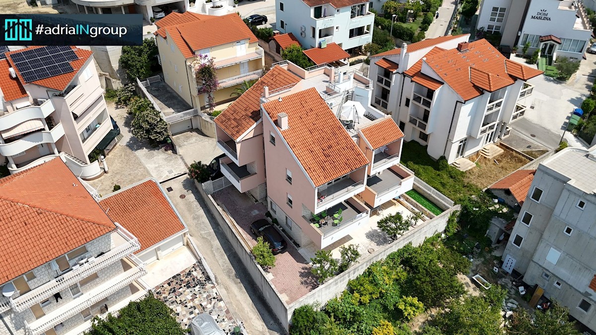 Piccolo edificio residenziale in una posizione attraente - Podstrana / leggi la descrizione