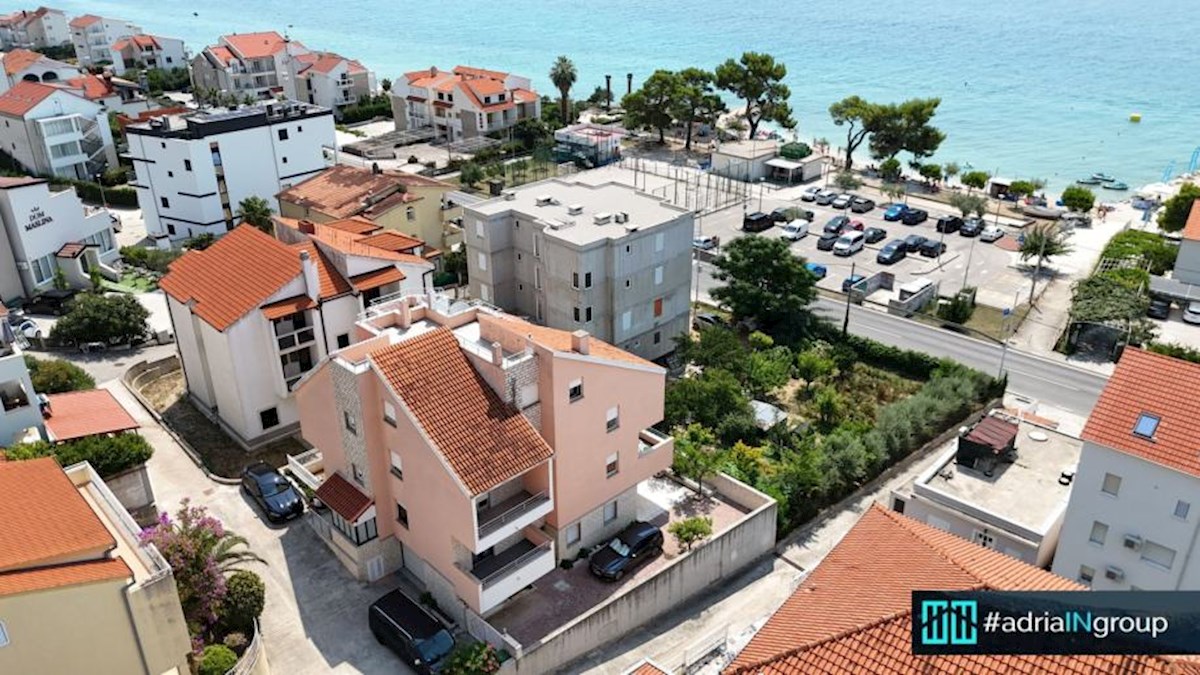 Piccolo edificio residenziale in una posizione attraente - Podstrana / leggi la descrizione