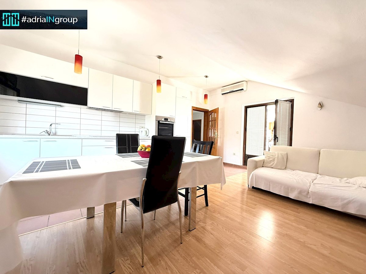 Piccolo edificio residenziale in una posizione attraente - Podstrana / leggi la descrizione