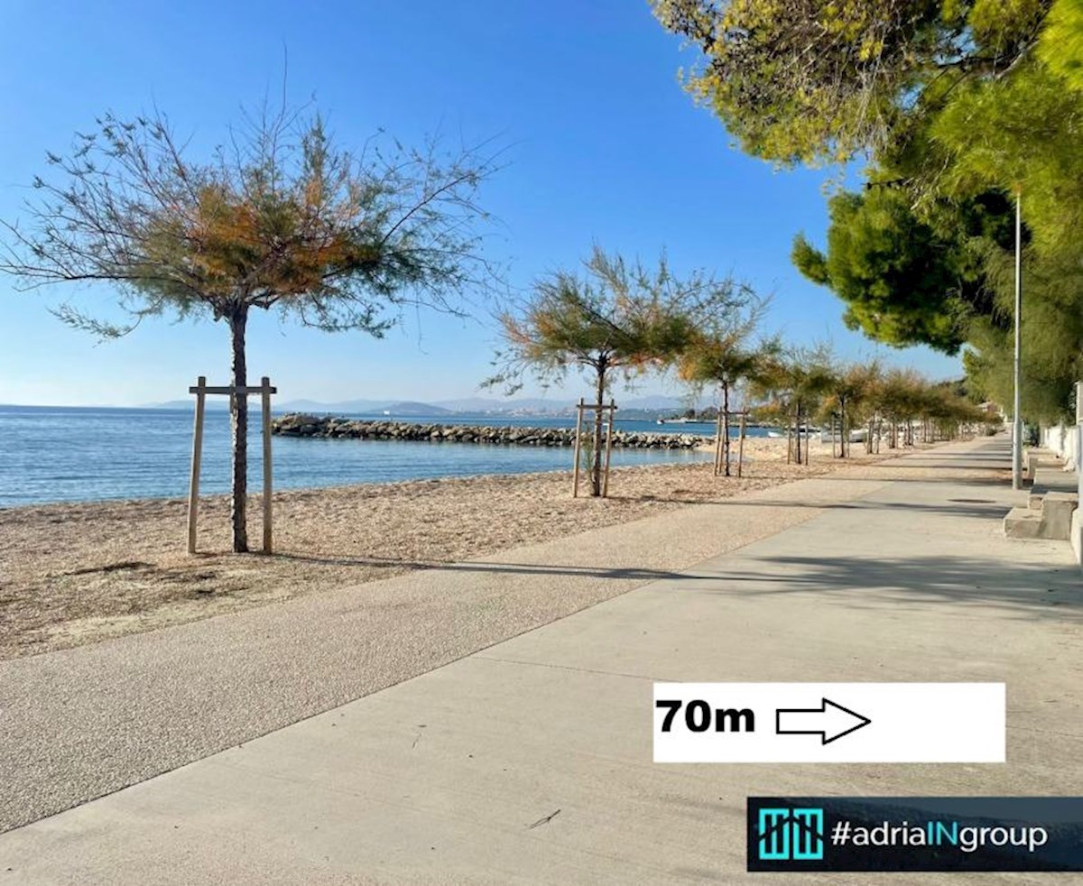 Piccolo edificio residenziale in una posizione attraente - Podstrana / leggi la descrizione