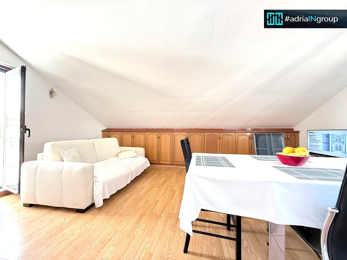 Piccolo edificio residenziale in una posizione attraente - Podstrana / leggi la descrizione