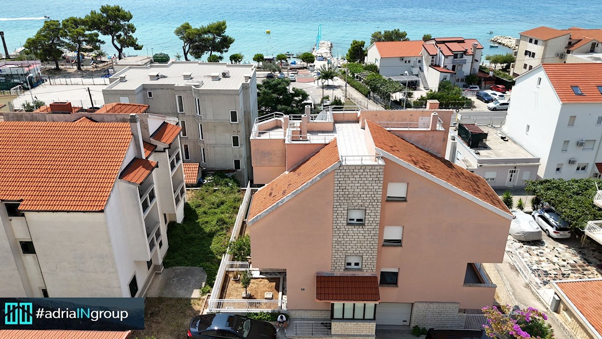 Piccolo edificio residenziale in una posizione attraente - Podstrana / leggi la descrizione