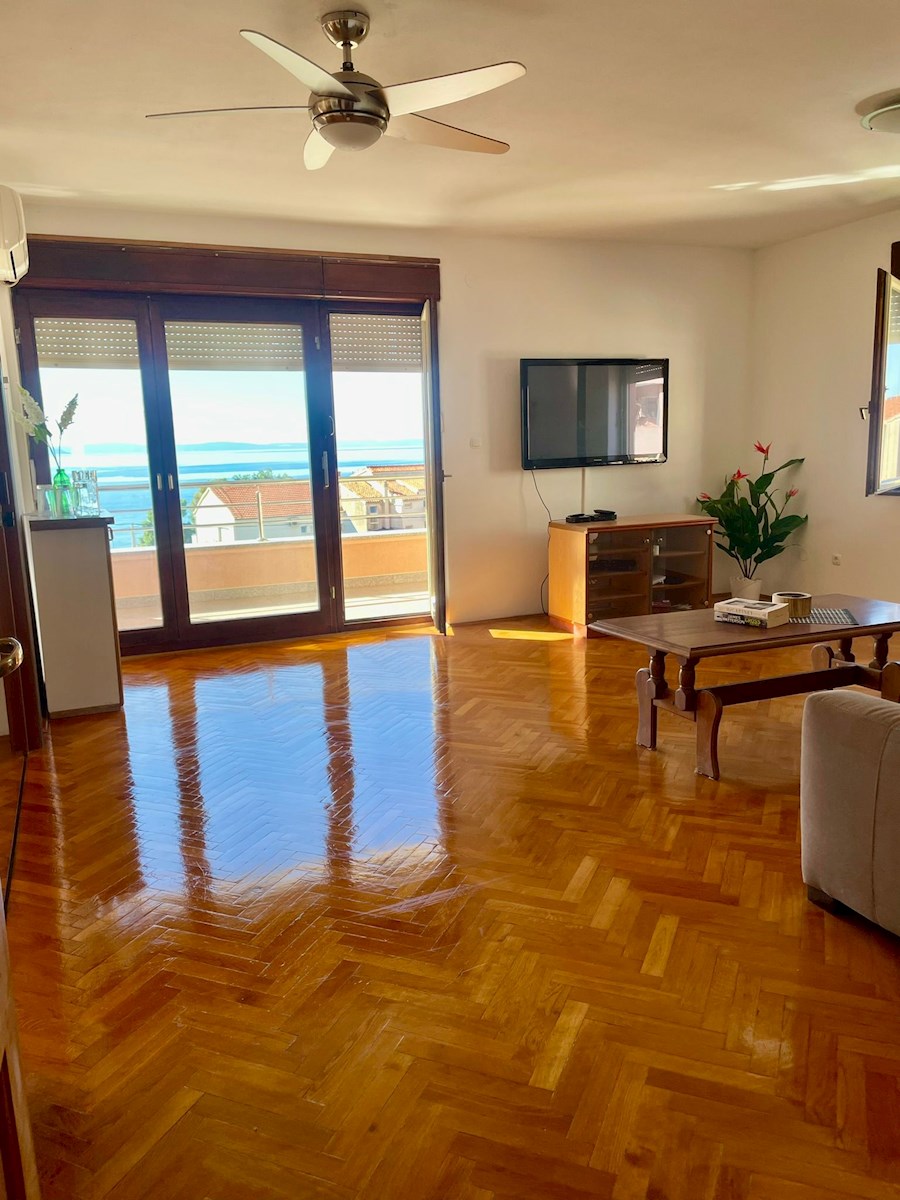 Piccolo edificio residenziale in una posizione attraente - Podstrana / leggi la descrizione