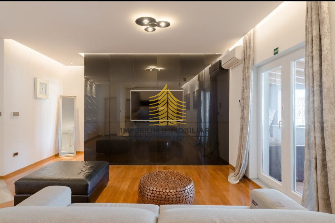 Lussuoso appartamento con tre camere da letto, garage + 2 posti auto