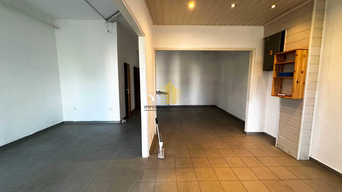 Spazio commerciale, Vendita, Ufficio