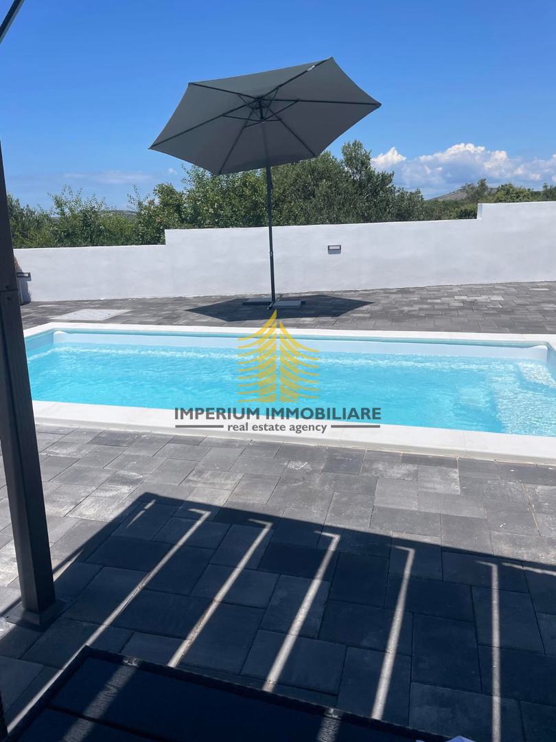 Appartamento, Vendita, Primošten, 63m2, 2,5 vani (2 camere + soggiorno doppio)