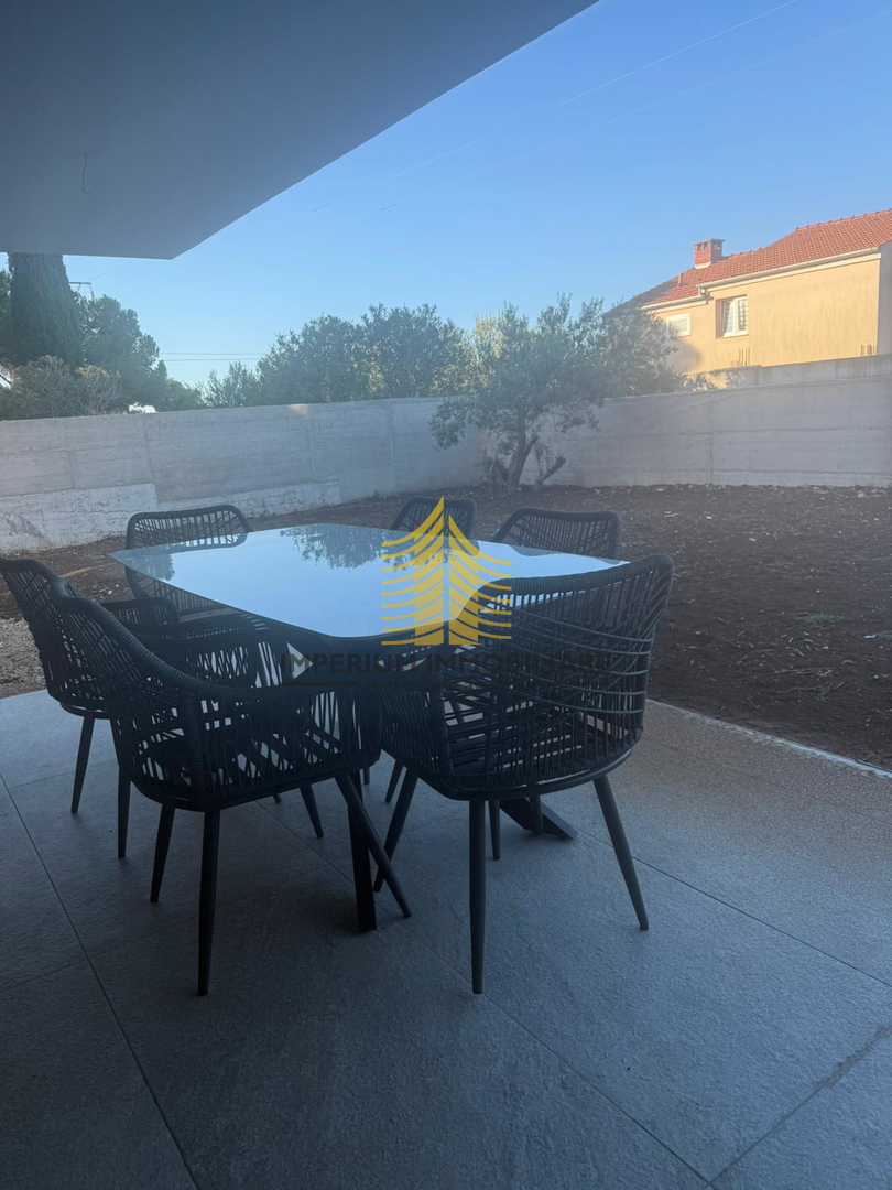 Appartamento, Vendita, Sveti Filip e Giacomo, 77m2, 2,5 locali (2 camere + soggiorno doppio)