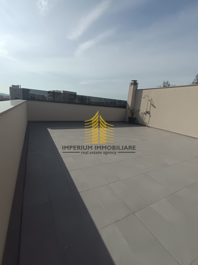 Appartamento, Vendita, Zara, Plovanija, 193m2, 2,5 locali (2 camere + soggiorno doppio)