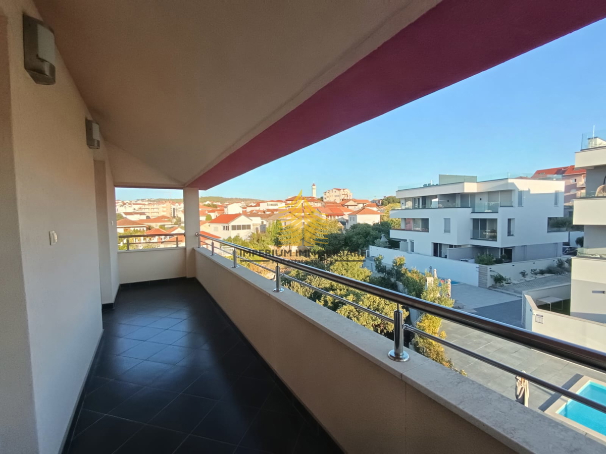 Appartamento, Vendita, Okrug, Okrug Donji, 110m2, 3,5 locali (3 camere + soggiorno doppio)