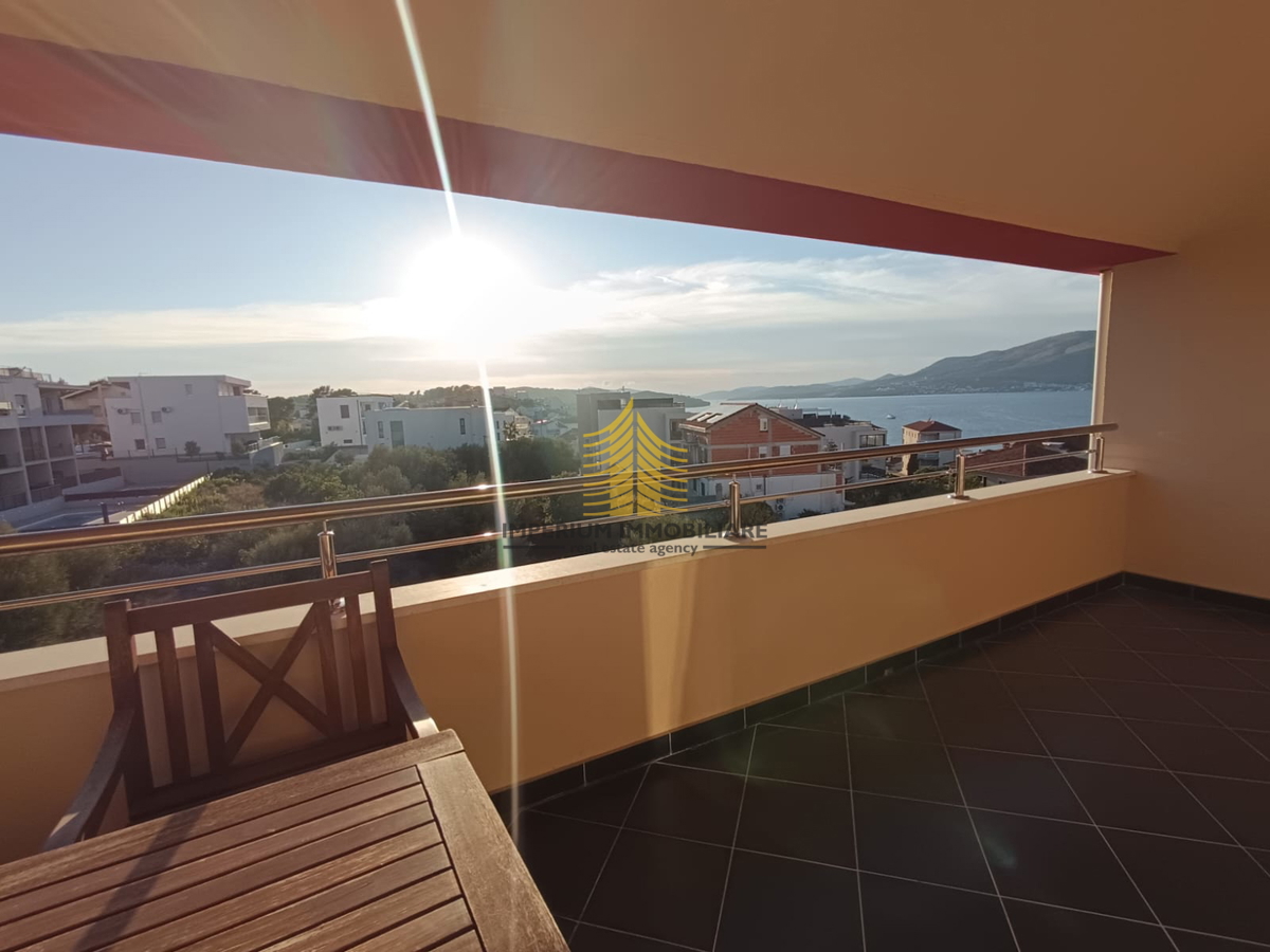 Appartamento, Vendita, Okrug, Okrug Donji, 110m2, 3,5 locali (3 camere + soggiorno doppio)