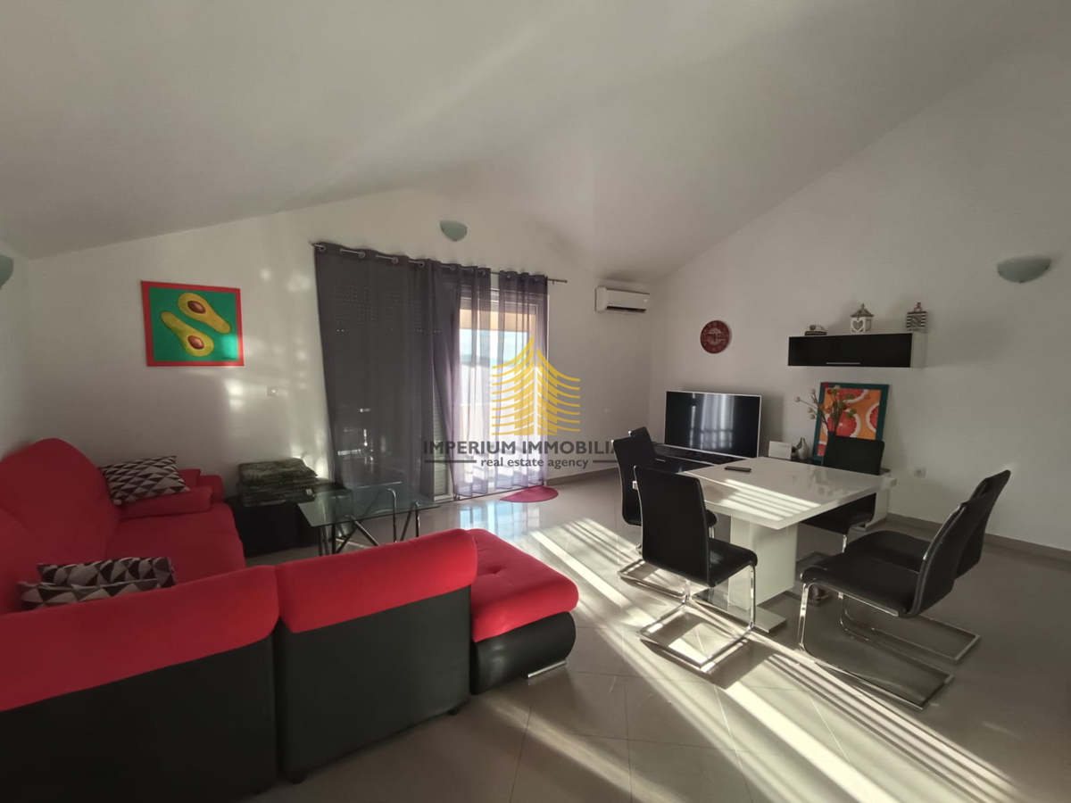 Appartamento, Vendita, Okrug, Okrug Donji, 110m2, 3,5 locali (3 camere + soggiorno doppio)