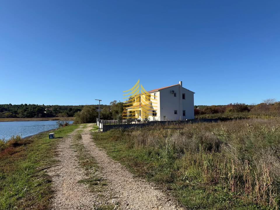 Casa, Vendita, Posedarje, 190m2, Indipendente