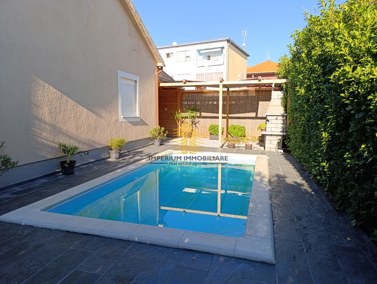 Casa, Vendita, Trogir, 122m2, Indipendente