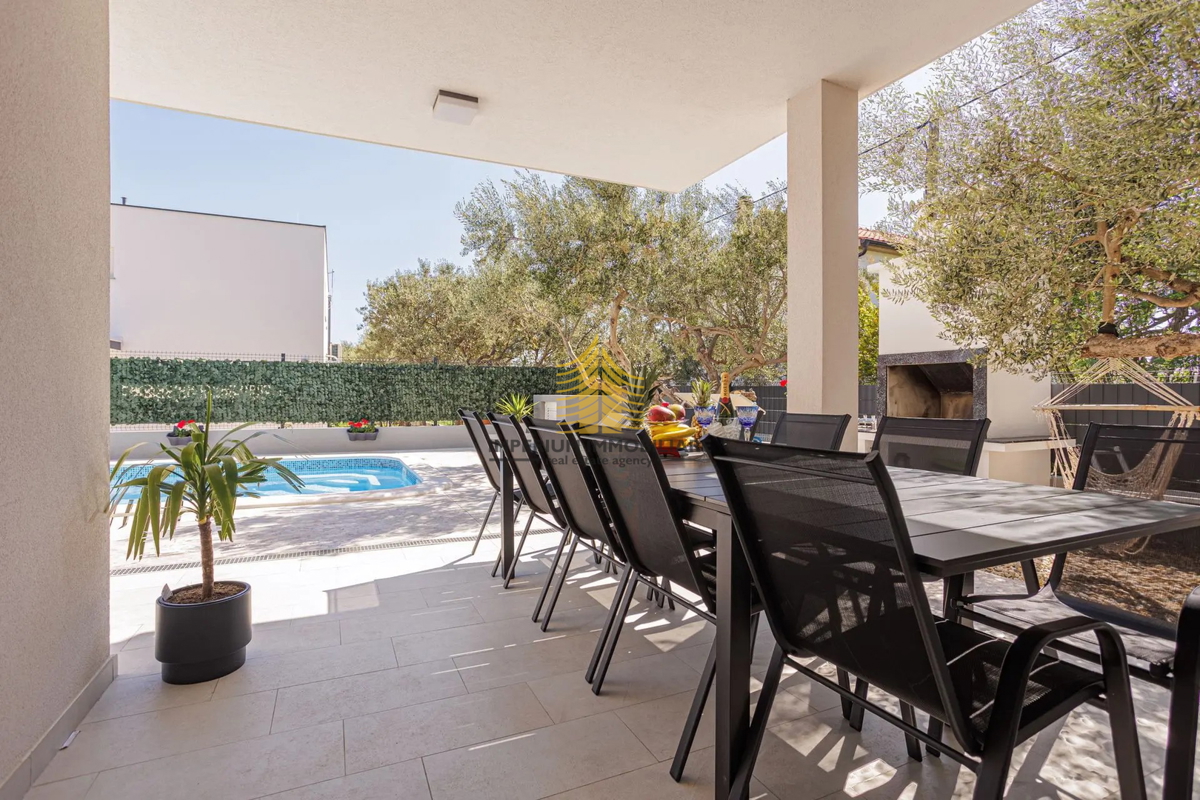 Casa, Vendita, Kaštel Stari, 190m2, Indipendente