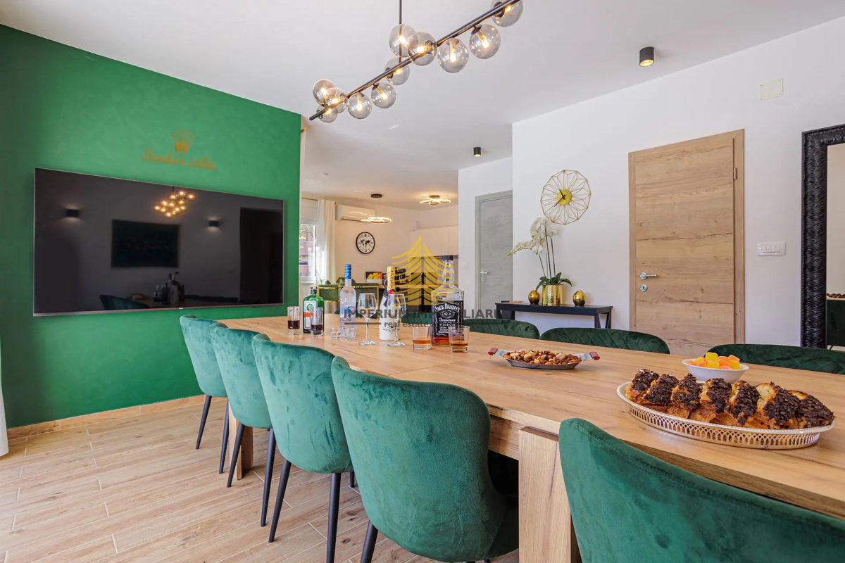 Casa, Vendita, Kaštel Stari, 190m2, Indipendente