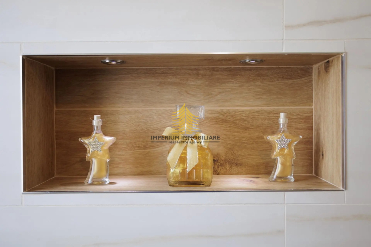 Casa, Vendita, Kaštel Stari, 190m2, Indipendente