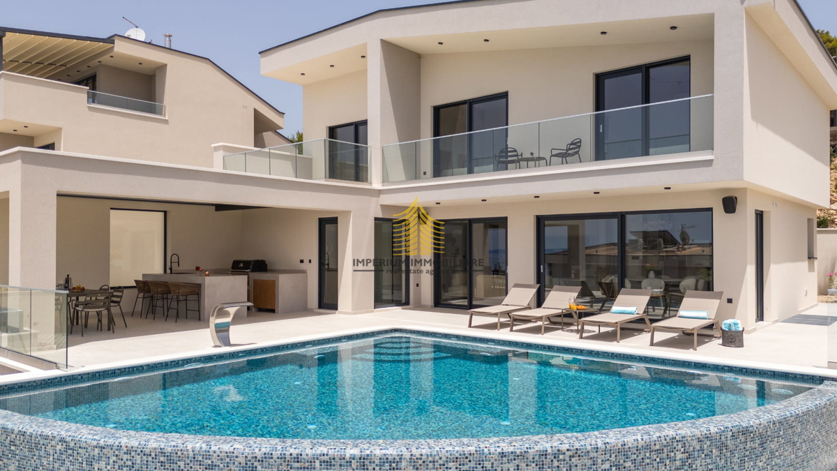 Casa, Vendita, Podstrana, 300m2, Villa