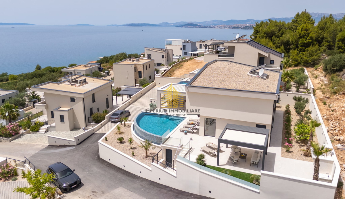 Casa, Vendita, Podstrana, 300m2, Villa