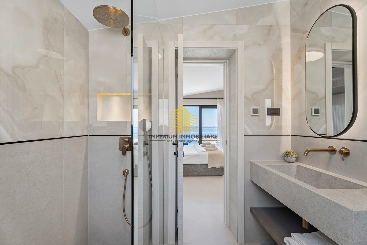 Casa, Vendita, Podstrana, 300m2, Villa