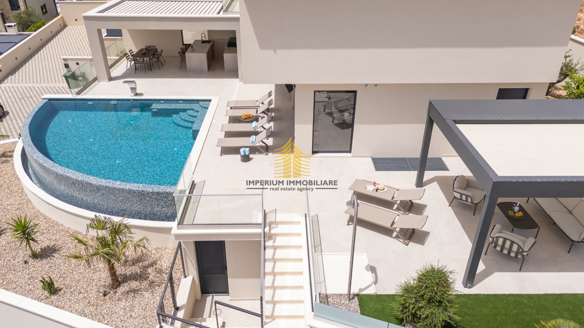 Casa, Vendita, Podstrana, 300m2, Villa