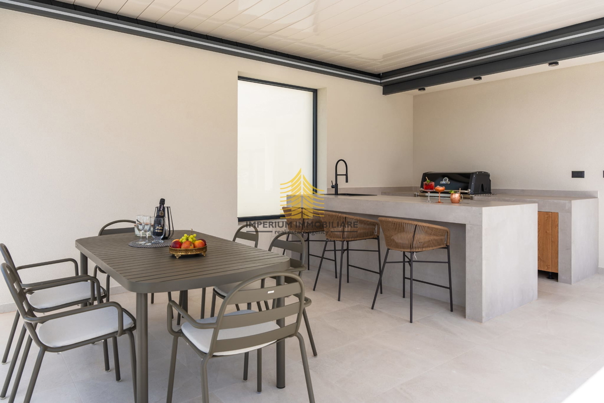 Casa, Vendita, Podstrana, 300m2, Villa