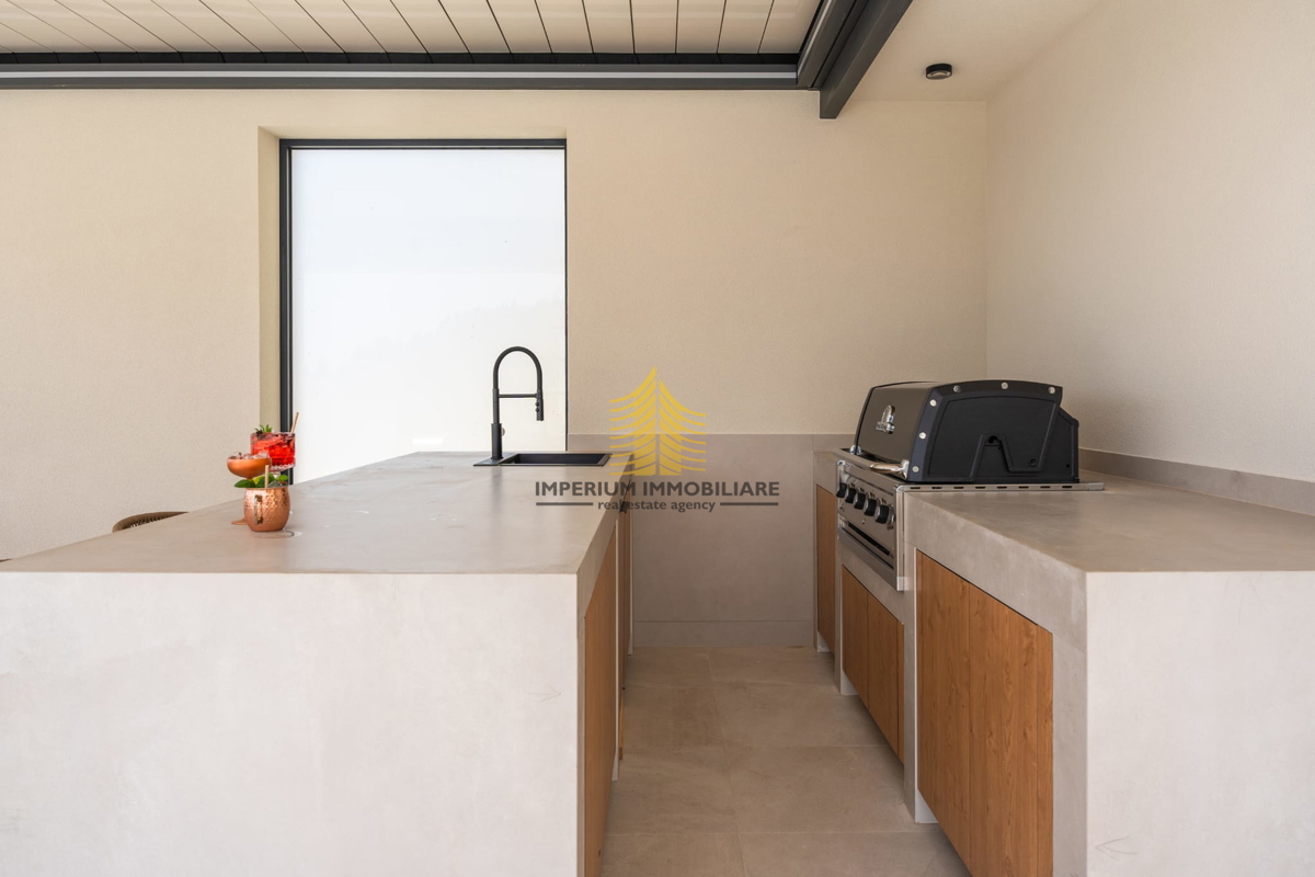 Casa, Vendita, Podstrana, 300m2, Villa
