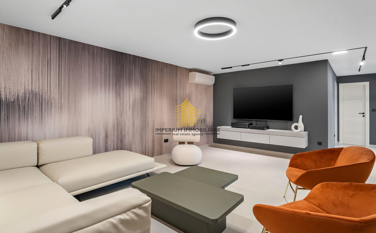 Casa, Vendita, Podstrana, 300m2, Villa