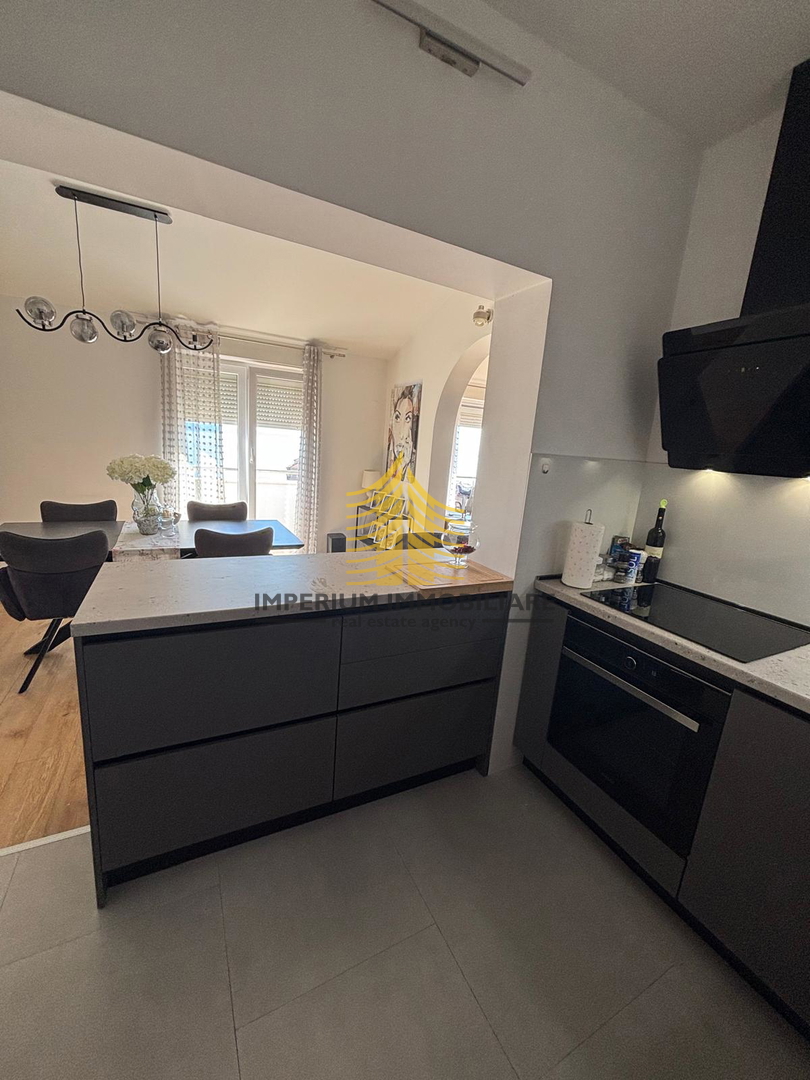 Appartamento, Vendita, Split, Žnjan, 100m2, 3 locali