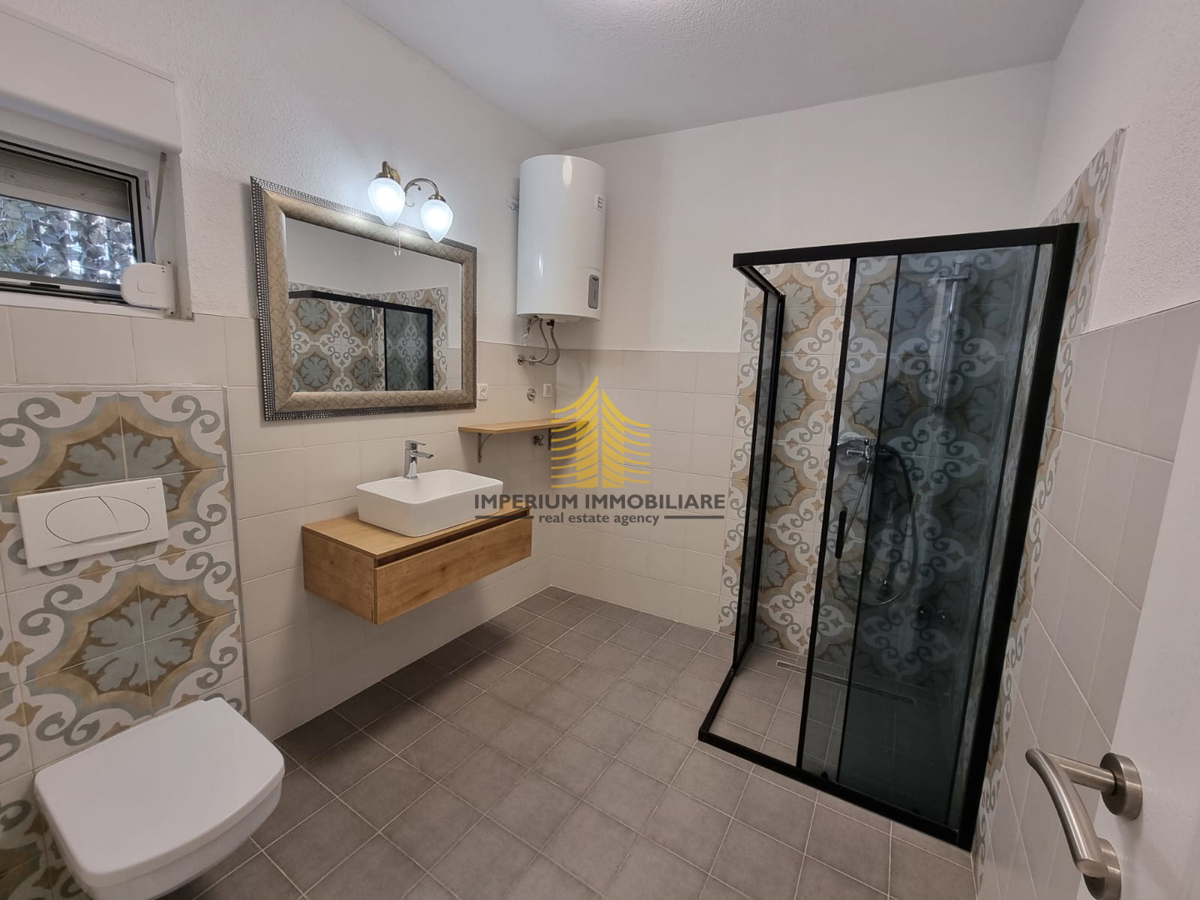 Appartamento, Vendita, Okrug, Okrug Gornji, 68m2, 2,5 locali (2 camere da letto + soggiorno con angolo cottura)