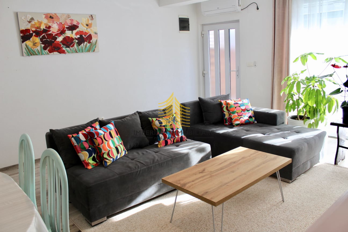 Appartamento, Vendita, Okrug, Okrug Gornji, 68m2, 2,5 locali (2 camere da letto + soggiorno con angolo cottura)