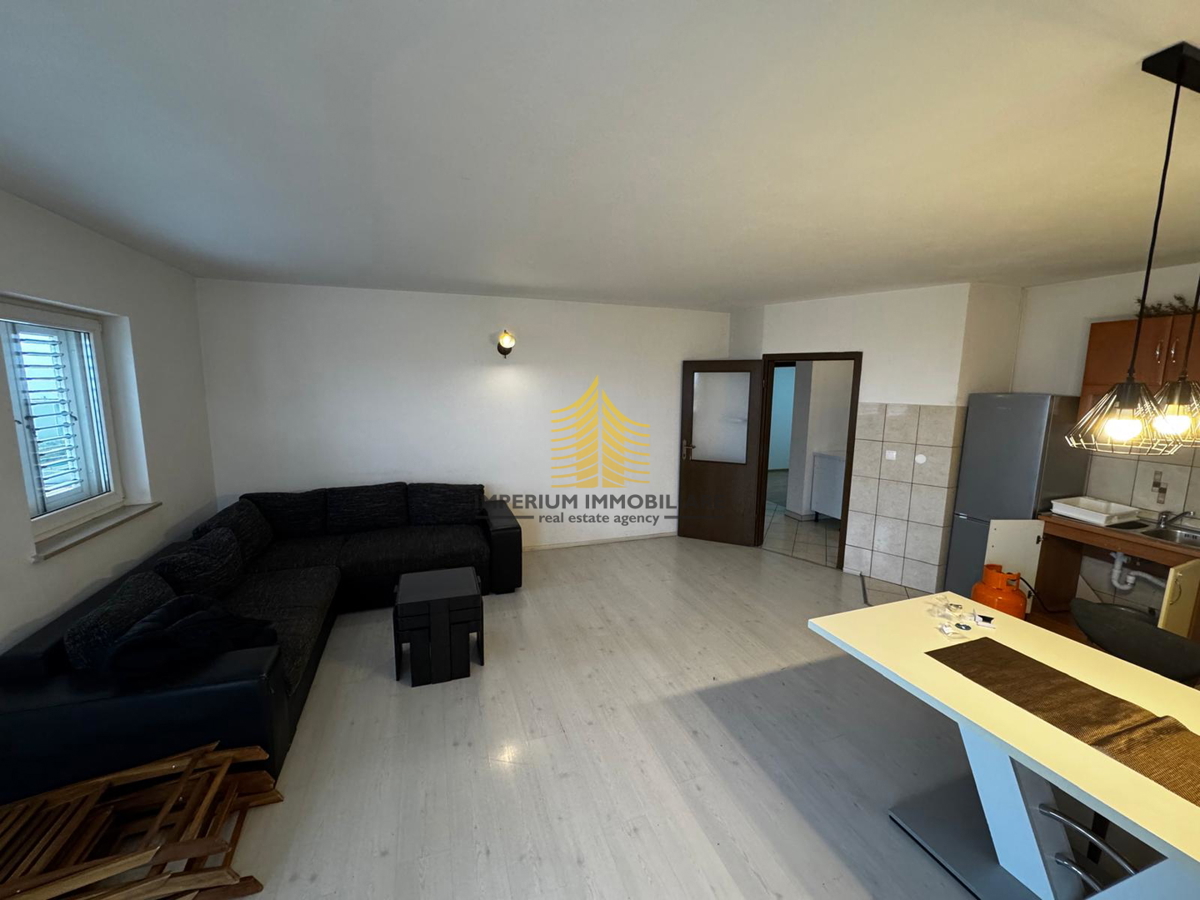 Appartamento, Vendita, Kaštel Gomilica, 83,60 m², 2,5 locali (2 camere + soggiorno doppio)