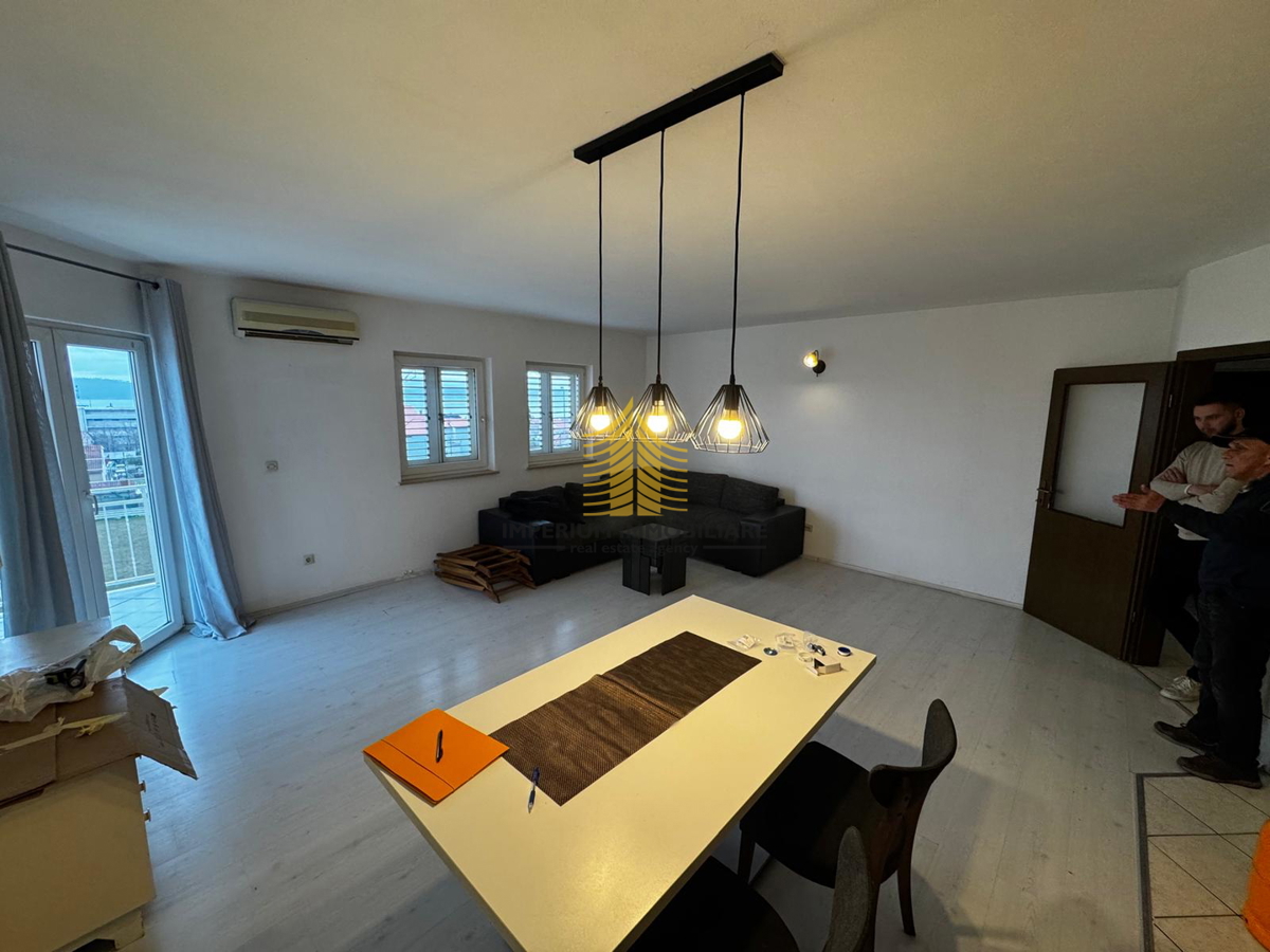 Appartamento, Vendita, Kaštel Gomilica, 83,60 m², 2,5 locali (2 camere + soggiorno doppio)