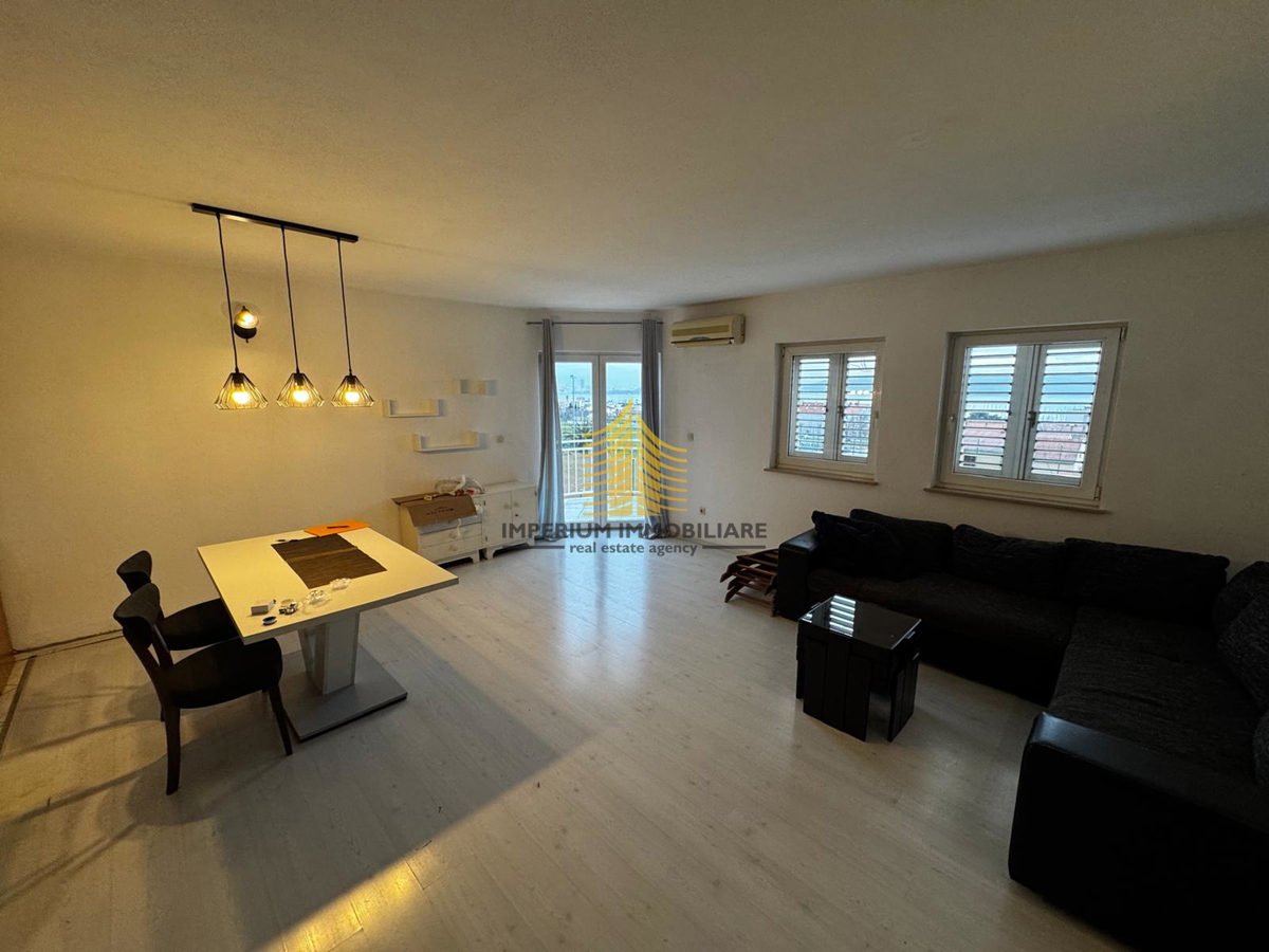 Appartamento, Vendita, Kaštel Gomilica, 83,60 m², 2,5 locali (2 camere + soggiorno doppio)