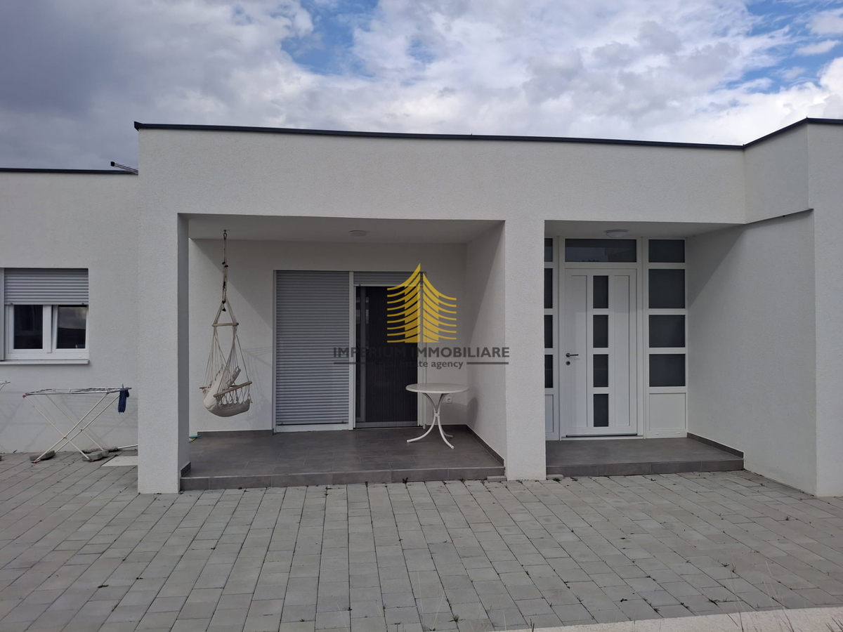 Appartamento, Vendita, Ražanac, 75m2, 2,5 locali (2S+DB)
