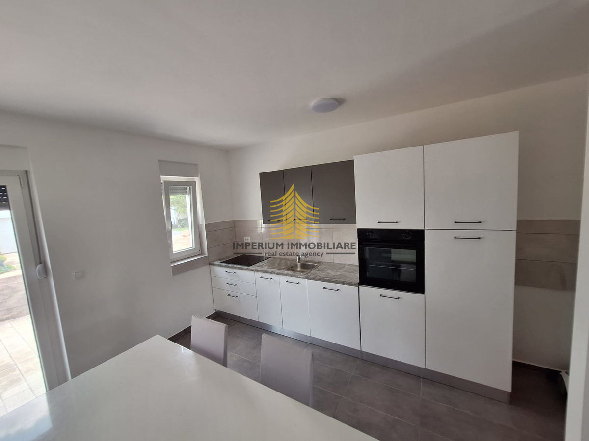 Appartamento, Vendita, Ražanac, 75m2, 2,5 locali (2S+DB)