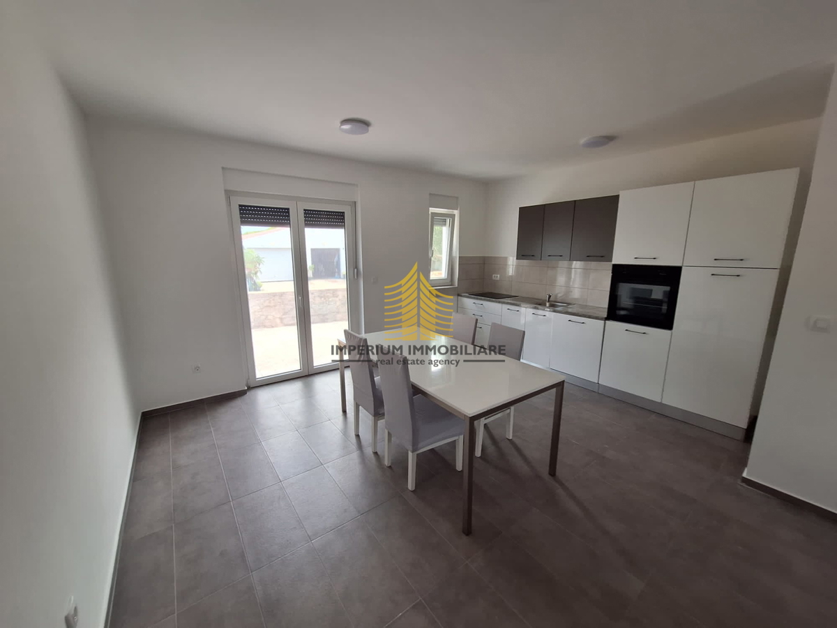 Appartamento, Vendita, Ražanac, 75m2, 2,5 locali (2S+DB)