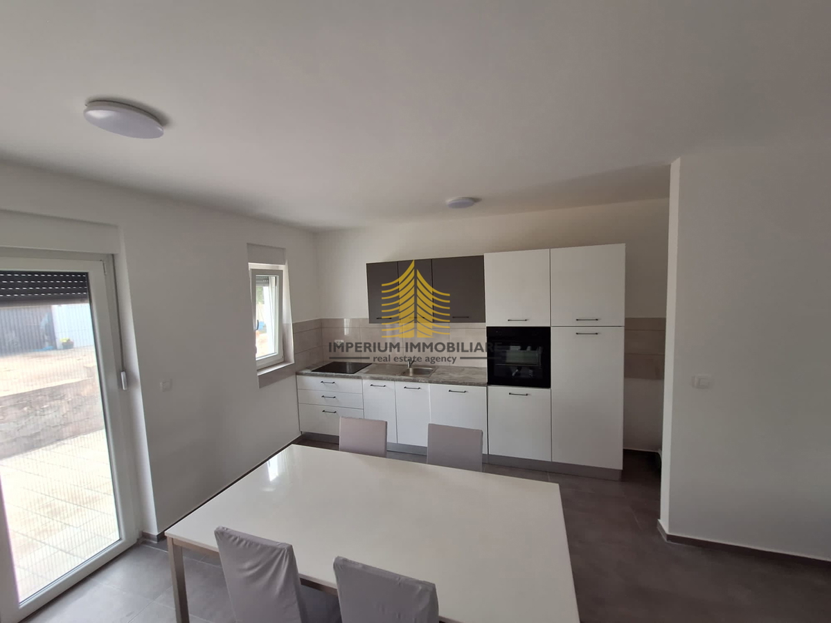 Appartamento, Vendita, Ražanac, 75m2, 2,5 locali (2S+DB)