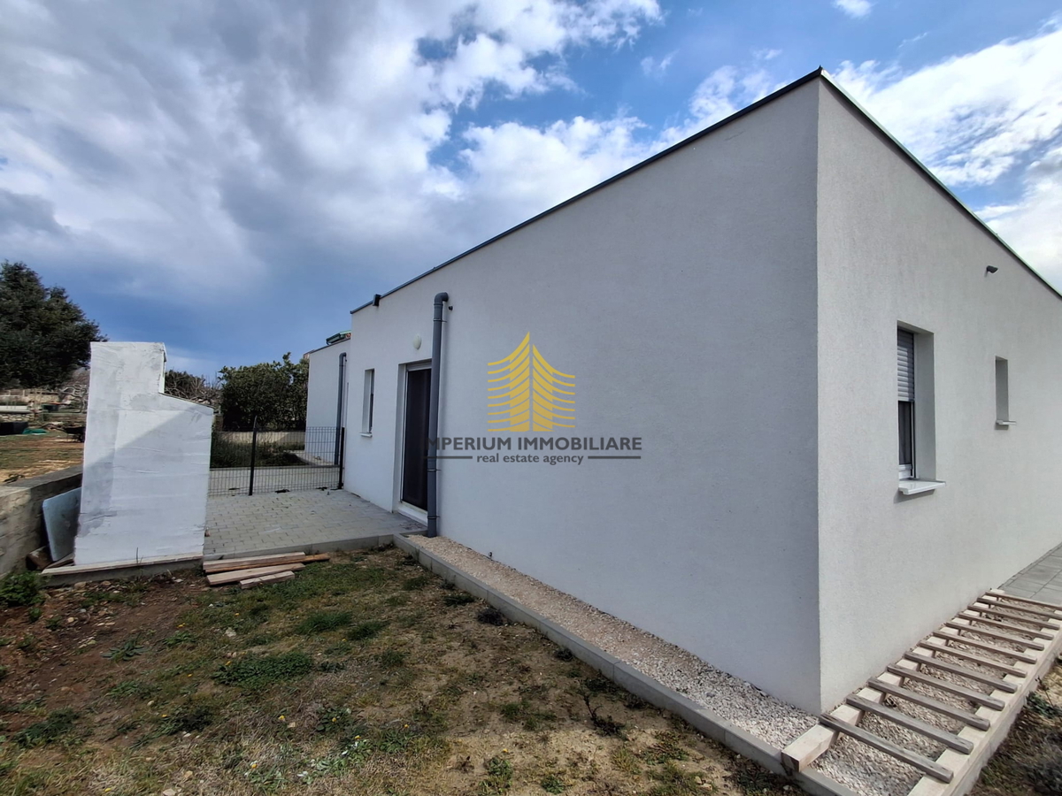 Appartamento, Vendita, Ražanac, 75m2, 2,5 locali (2S+DB)