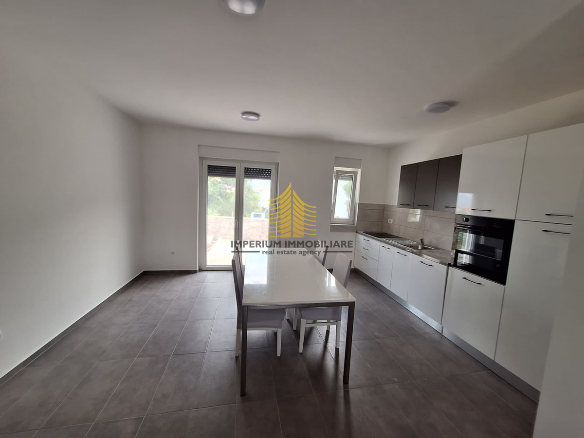 Appartamento, Vendita, Ražanac, 75m2, 2,5 locali (2S+DB)