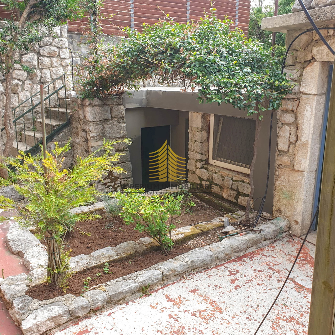 Casa, Vendita, Crikvenica, 375m2, A schiera