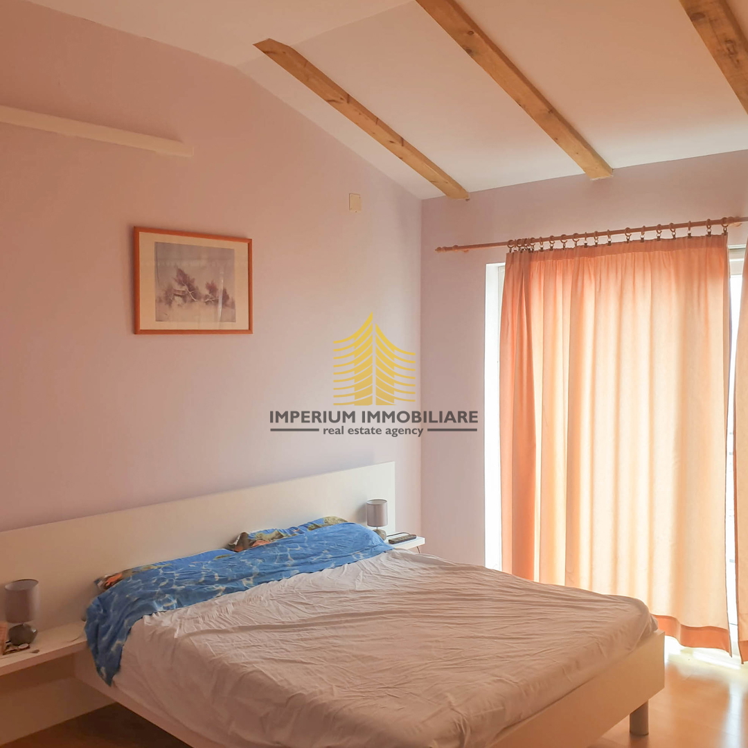 Casa, Vendita, Crikvenica, 375m2, A schiera