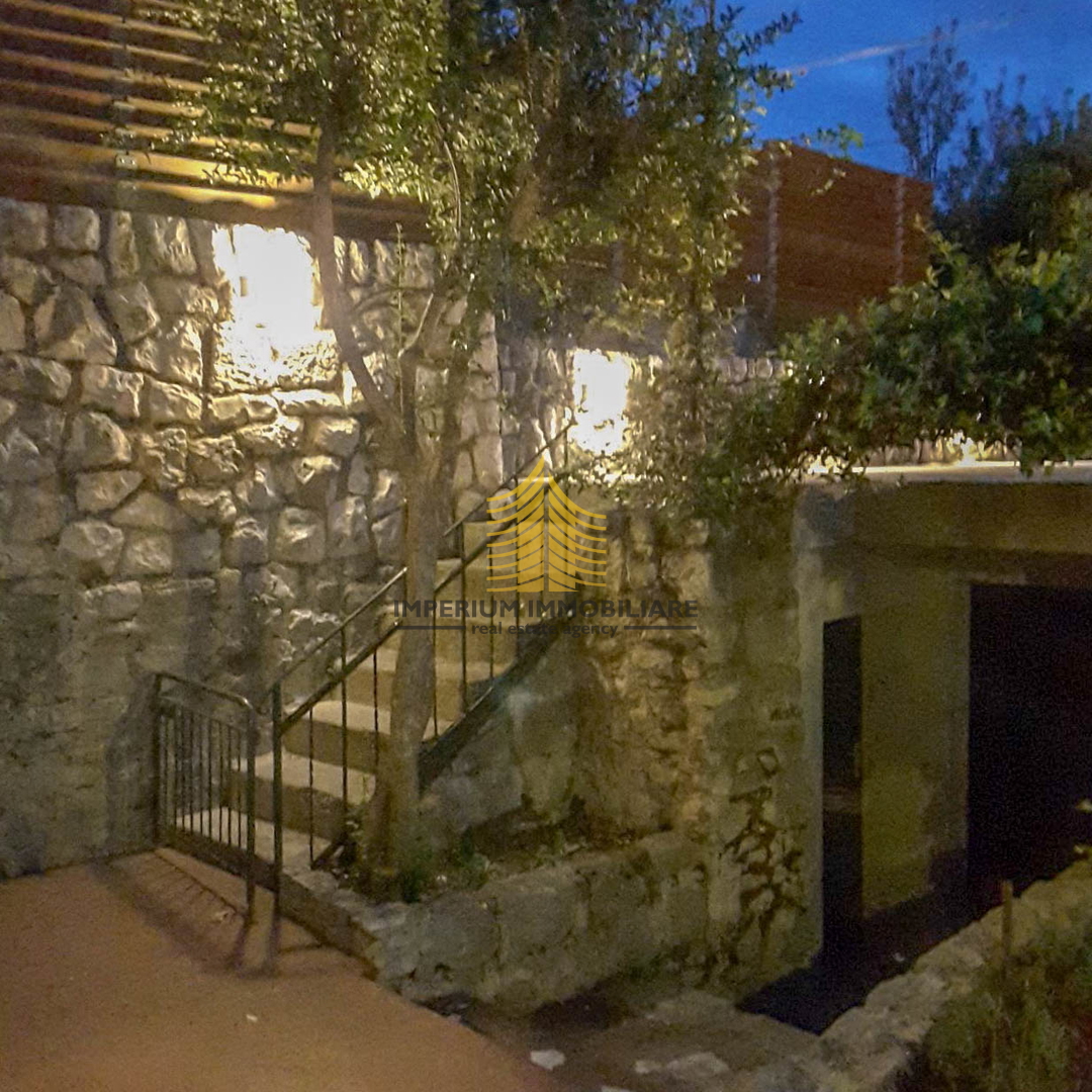 Casa, Vendita, Crikvenica, 375m2, A schiera