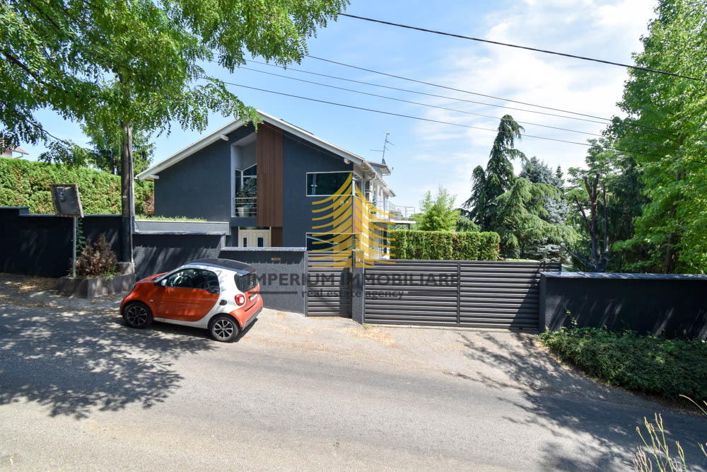 Casa, Vendita, Zagabria, Gajnice, 300m2, Indipendente