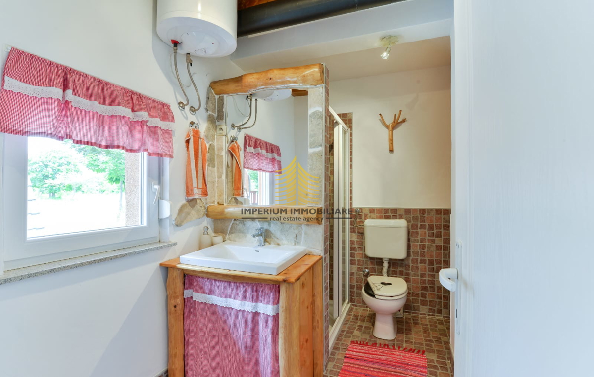 Casa, Vendita, Gračac, 210m2, Indipendente